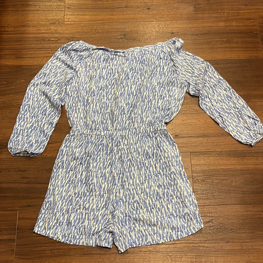 MICHAEL Michael Kors in EUC Off/on Shoulder Romper with long sleeves. - Picture 6 of 6